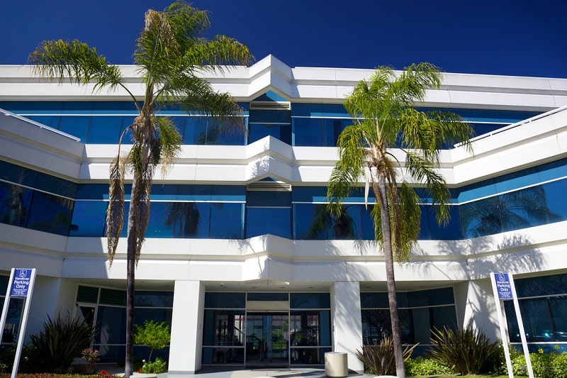 Long Beach Medzone Clinic - Outside Area